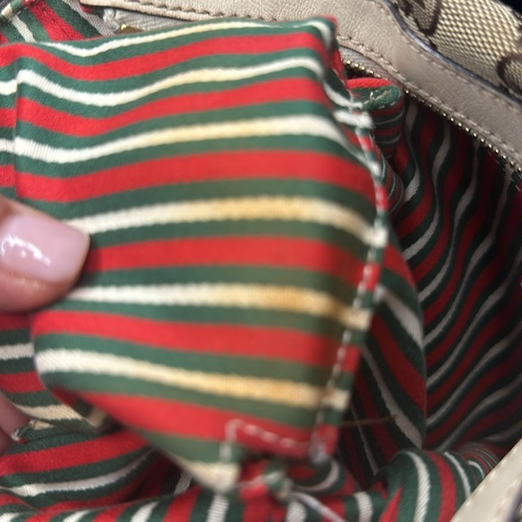 Large Gucci, zipper tote, cream, and brown - Picture 9 of 10